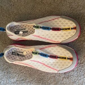 Women’s water shoes